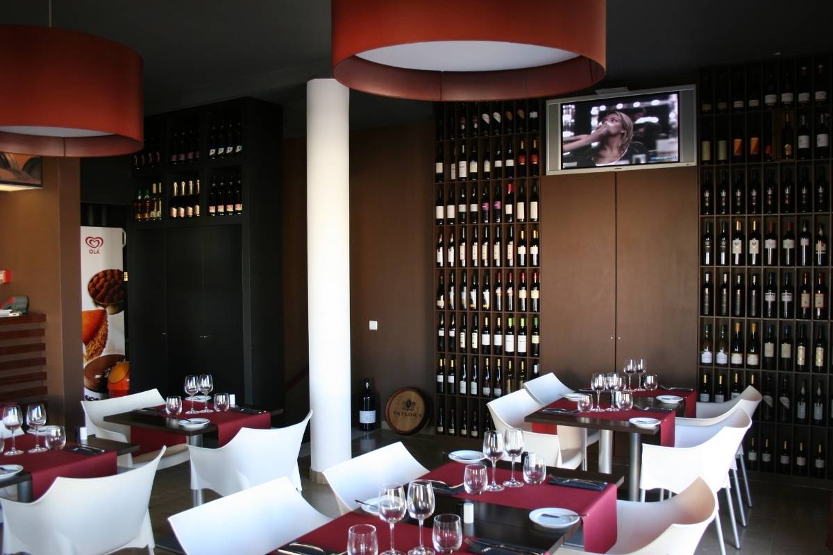 Restaurante e Wine Bar Alporchinhos Lagoa